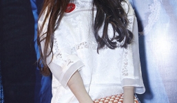 Bất ngờ với “hot girl bánh giò” sexy